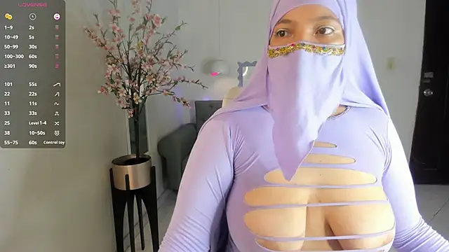 malak nanyy online show from 09.21.25