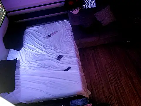 KRYZTALYNXXX online show from 04.24.26