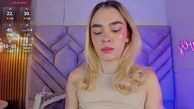 Snapshot of Lucy_Vega chatting on 12.20.24 Lucy Vega online show from 12.20.24