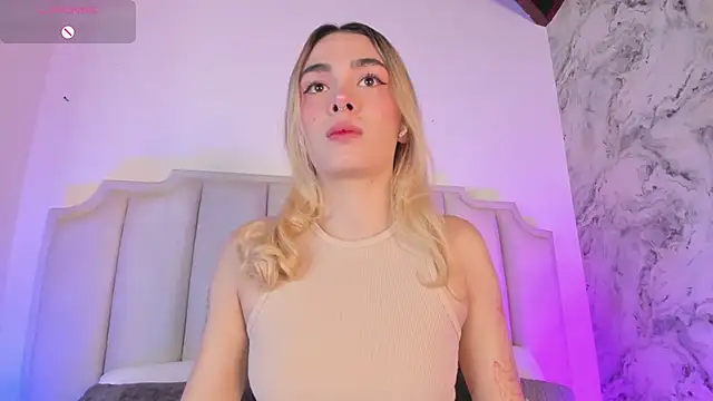 Snapshot of Lucy_Vega chatting on 01.11.25 Lucy Vega online show from 01.11.25