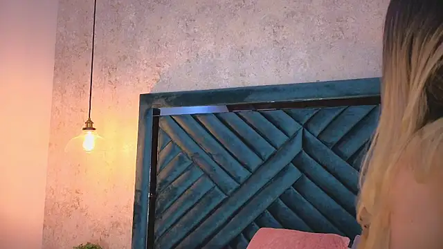 Snapshot of Lucy_Vega chatting on 10.05.25 Lucy Vega online show from 10.05.25