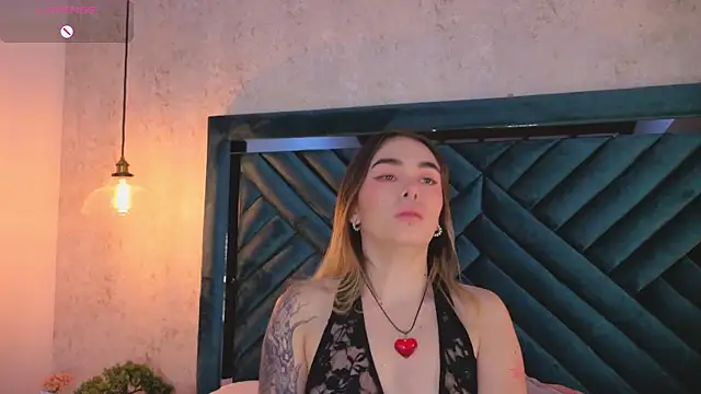 Snapshot of Lucy_Vega chatting on 10.08.25 Lucy Vega online show from 10.08.25