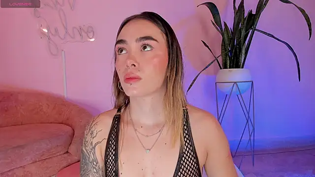 Snapshot of Lucy_Vega chatting on 10.31.25 Lucy Vega online show from 10.31.25