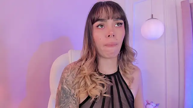 Snapshot of Lucy_Vega chatting on 12.05.25 Lucy Vega online show from 12.05.25