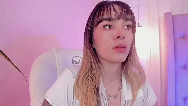 Snapshot of Lucy_Vega chatting on 12.15.25 Lucy Vega online show from 12.15.25