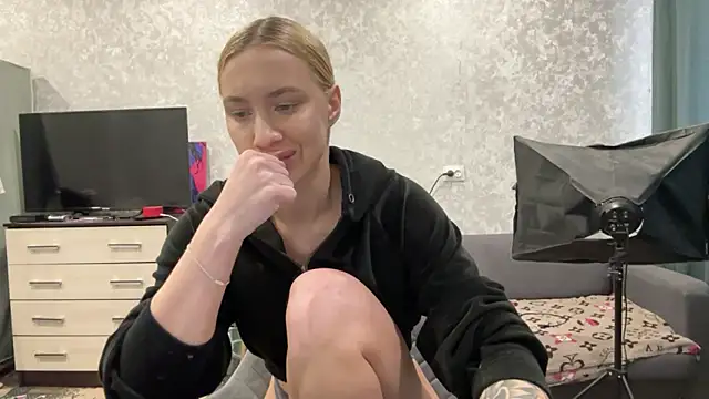 AnneBall online show from 02.03.25