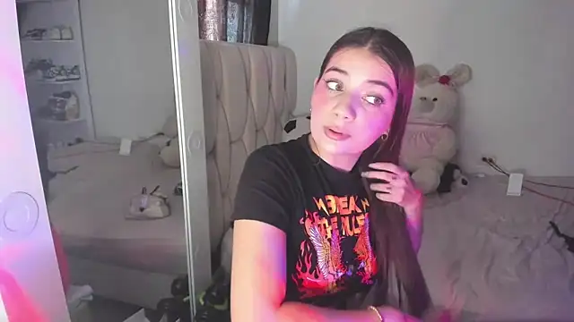 KittyKlum online show from 04.09.26