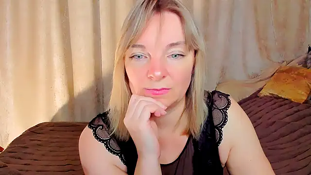 Regina  blue online show from 11.01.25