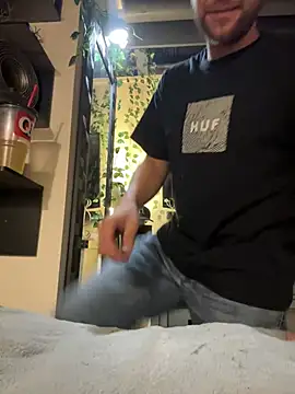 Snapshot of SmokingSloth chatting on 02.09.25 SmokingSloth online show from 02.09.25