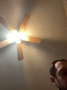 Snapshot of SmokingSloth chatting on 11.25.25 SmokingSloth online show from 11.25.25