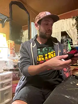 Snapshot of SmokingSloth chatting on 12.20.25 SmokingSloth online show from 12.20.25