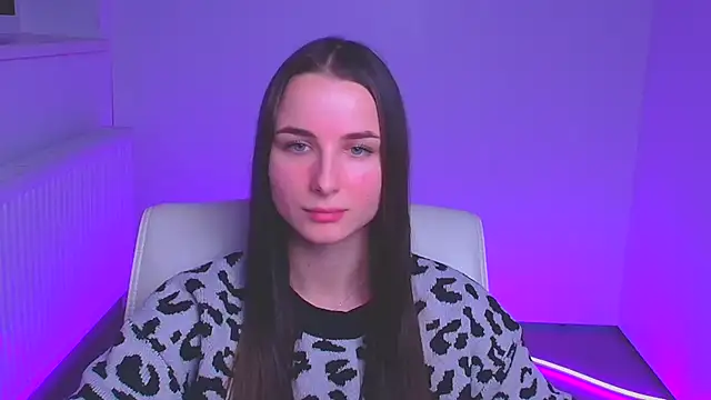 Eva Janee online show from 12.24.24