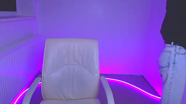 Eva Janee online show from 01.22.25