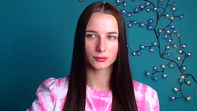 Eva Janee online show from 10.24.25