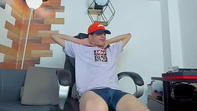 Snapshot of Kenbils chatting on 02.24.25 Kenbils online show from 02.24.25