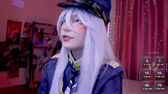 Snapshot of Carolina_Leep chatting on 10.15.25 Carolina Leep online show from 10.15.25