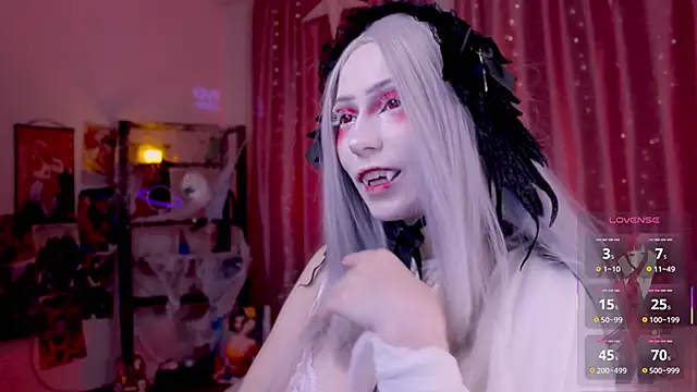 Snapshot of Carolina_Leep chatting on 10.29.25 Carolina Leep online show from 10.29.25