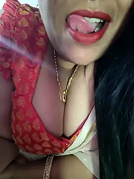 Snapshot of sneha_rose chatting on 12.05.25 sneha rose online show from 12.05.25