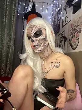 Snapshot of MoonAgnes chatting on 02.24.26 MoonAgnes online show from 02.24.26