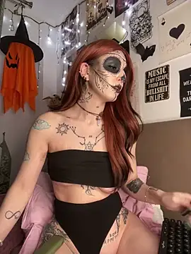 MoonAgnes online show from 05.05.26