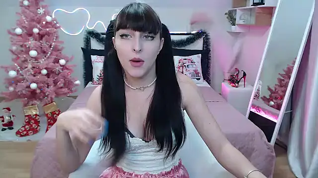 Snapshot of ElsaNeal chatting on 12.14.24 ElsaNeal online show from 12.14.24