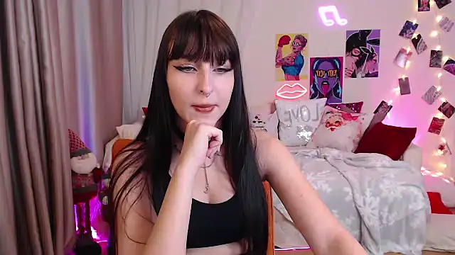 Snapshot of ElsaNeal chatting on 12.26.24 ElsaNeal online show from 12.26.24