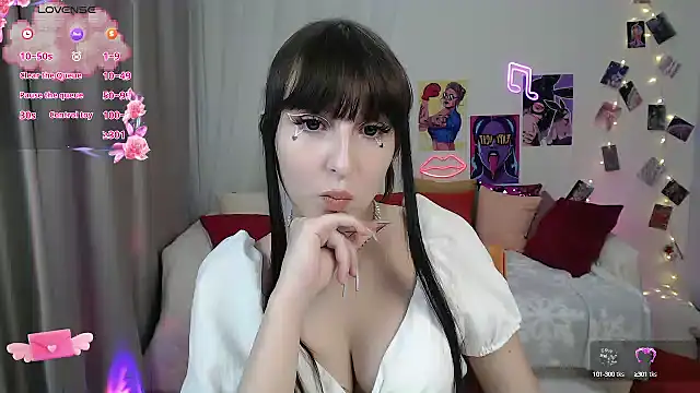 Snapshot of ElsaNeal chatting on 01.28.25 ElsaNeal online show from 01.28.25