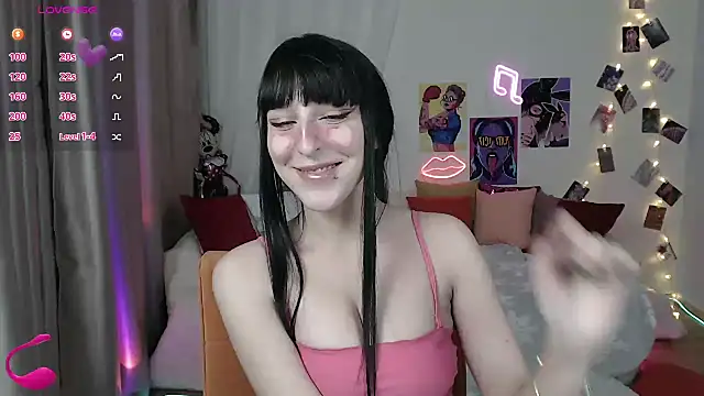 Snapshot of ElsaNeal chatting on 02.14.25 ElsaNeal online show from 02.14.25