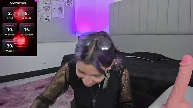 SukiFuyu  online show from 02.18.25