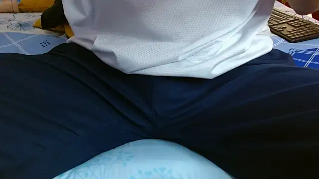 Snapshot of nickolas_moon chatting on 12.26.24 nickolas moon online show from 12.26.24