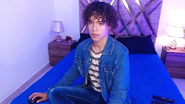 Snapshot of nickolas_moon chatting on 09.12.25 nickolas moon online show from 09.12.25