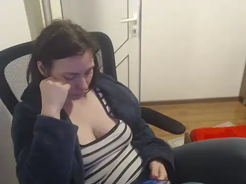 SweetAdela92 online show from 02.12.26