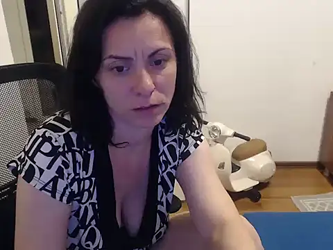 Snapshot of SweetAdela92 chatting on 06.05.26 SweetAdela92 online show from 06.05.26