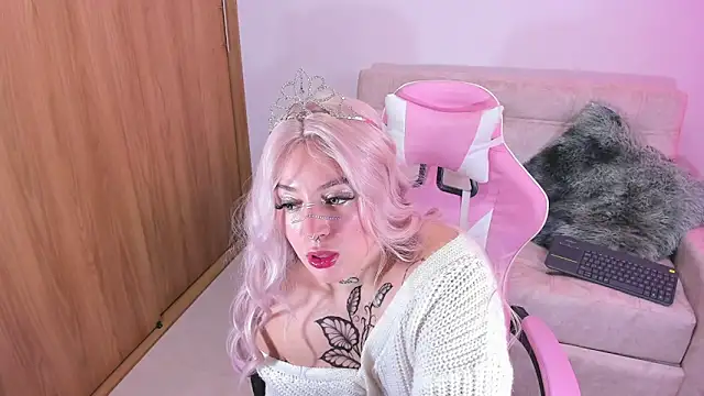 Snapshot of annika_taylor chatting on 12.22.24 annika taylor online show from 12.22.24