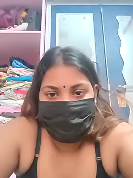 Snapshot of Hotmilfxox chatting on 12.08.24 Hotmilfxox online show from 12.08.24