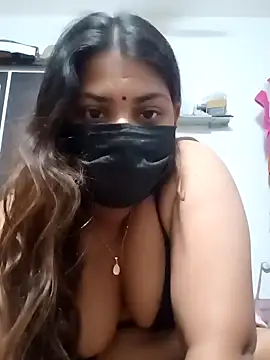 Snapshot of Hotmilfxox chatting on 12.11.24 Hotmilfxox online show from 12.11.24