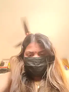 Snapshot of Hotmilfxox chatting on 01.01.25 Hotmilfxox online show from 01.01.25