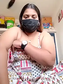 Snapshot of Hotmilfxox chatting on 01.07.25 Hotmilfxox online show from 01.07.25