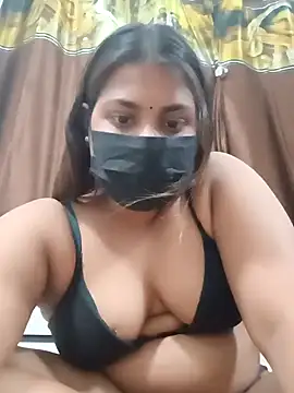 Snapshot of Hotmilfxox chatting on 01.25.25 Hotmilfxox online show from 01.25.25