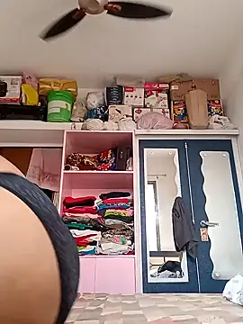 Snapshot of Hotmilfxox chatting on 01.28.25 Hotmilfxox online show from 01.28.25