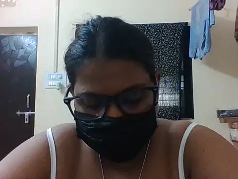 Snapshot of Hotmilfxox chatting on 05.30.26 Hotmilfxox online show from 05.30.26