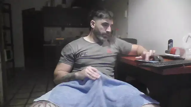 Snapshot of ozzypsico13 chatting on 10.29.25 ozzypsico13 online show from 10.29.25