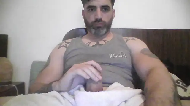 Snapshot of ozzypsico13 chatting on 11.04.25 ozzypsico13 online show from 11.04.25