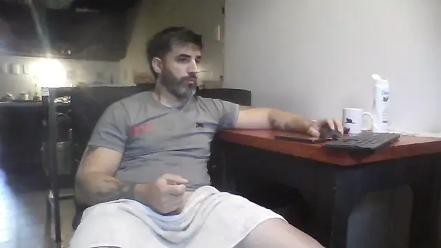 Snapshot of ozzypsico13 chatting on 11.06.25 ozzypsico13 online show from 11.06.25