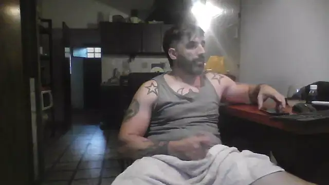 Snapshot of ozzypsico13 chatting on 11.28.25 ozzypsico13 online show from 11.28.25