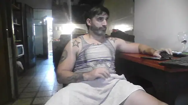 Snapshot of ozzypsico13 chatting on 12.13.25 ozzypsico13 online show from 12.13.25