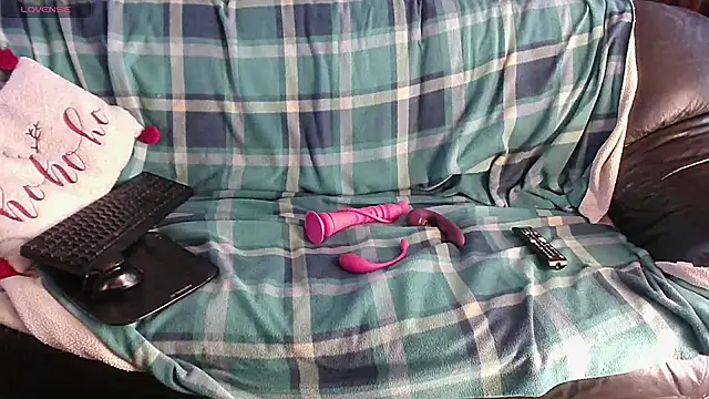 Snapshot of LauraMonolo chatting on 03.04.26 LauraMonolo online show from 03.04.26