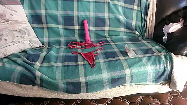 LauraMonolo online show from 04.22.26