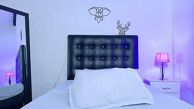 Skinny hottie18 online show from 02.10.25