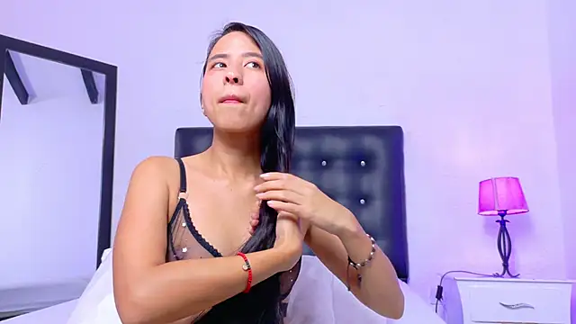 Skinny hottie18 online show from 10.12.25